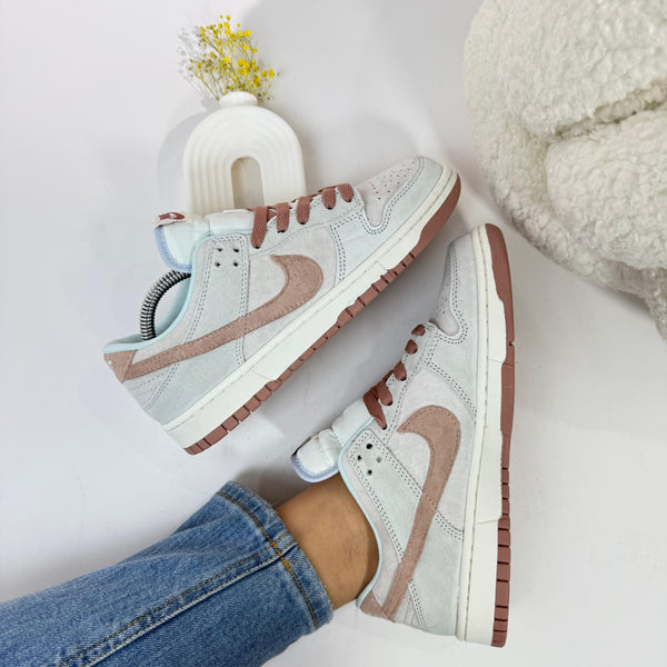 NK Dunk Low Rosé – Gamuza Pastel con Estilo Urbano Chic