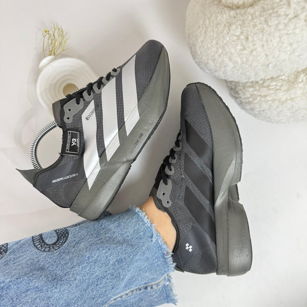 Zapatillas ADDS Y-3 Adizero Adios Pro 3 – Performance y Estilo Vanguardista
