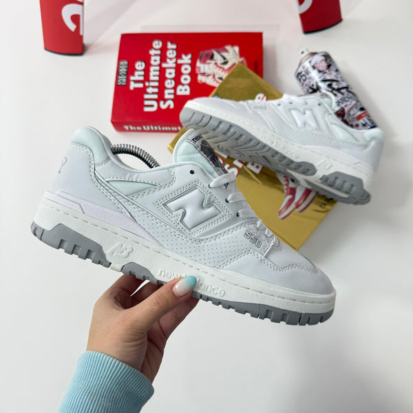 NB 550 Blanco/Gris – Retro Basketball con Estilo Minimal