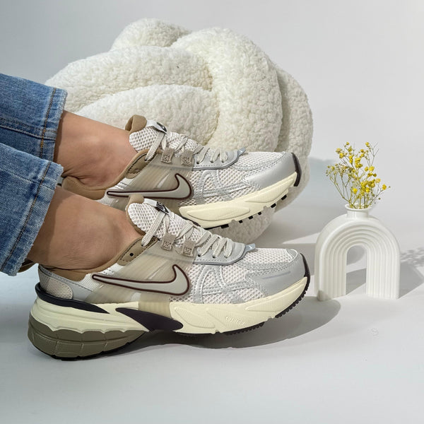 NK Zoom Vomero 5 Beige – Estilo Técnico con Máxima Comodidad