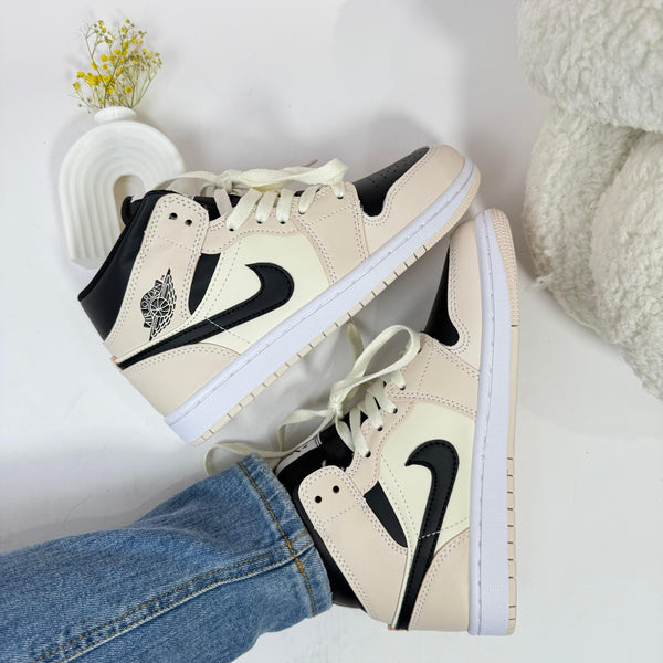 JDN 1 Mid Pale Vanilla – Estilo Neutro con Toque Urbano