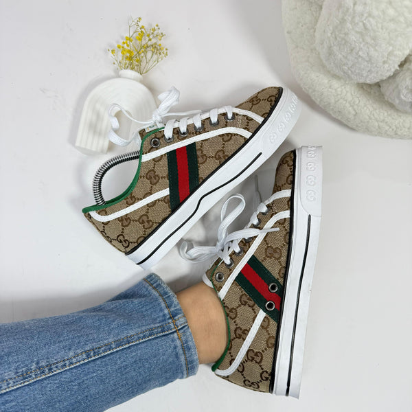 GG Tennis Retro – Lona Monogram con Estilo Vintage Premium