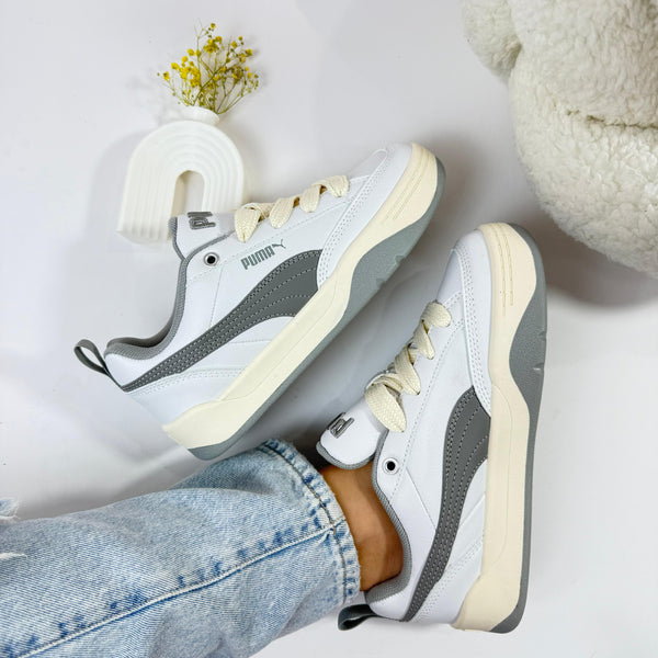 Puma Park White Grey – Comodidad Neutra con Estilo Urbano