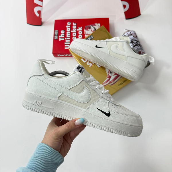 NK Air Force 1 React – Doble Swoosh y Estilo Urbano Futurista