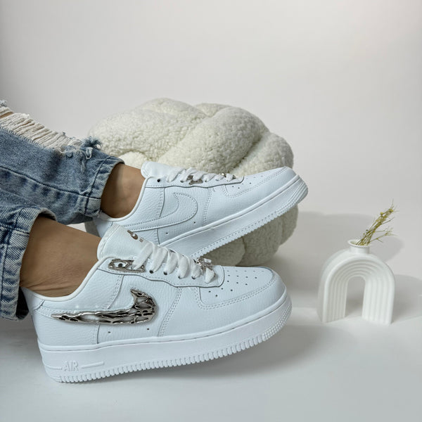 Zapatillas NK Air Force 1 Blanco Cromo – Estilo Futurista y Lujo Urbano 👟✨