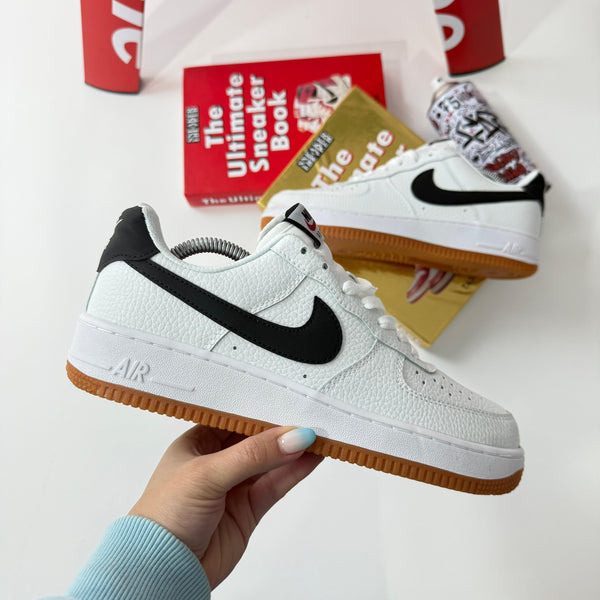 NK Air Force 1 White Black Gum – Estilo Clásico con Toque Premium