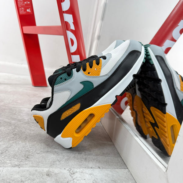 NK Air Max 90 Amarillo/Verde – Icono Retro con Energía Urbana