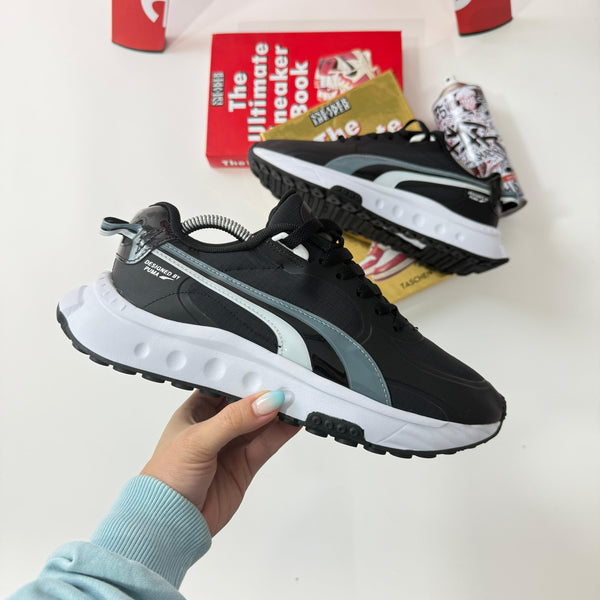 Pma R22 Black – Estilo Futurista y Comodidad Urbana