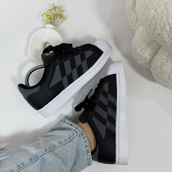 ADDS Superstar Blackout – Clásico Urbano con Toque Minimalista
